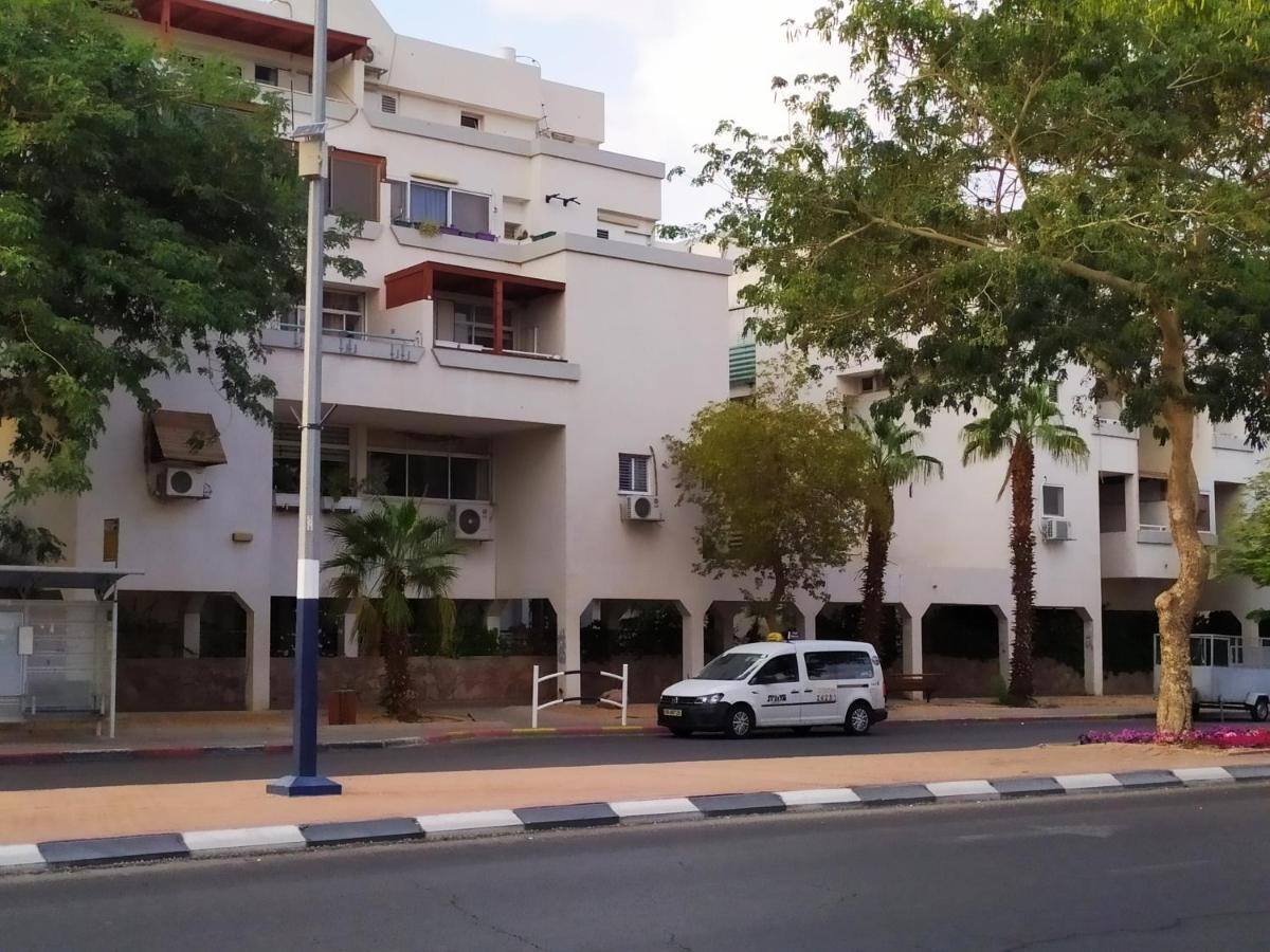 Nelly's Housing Unit Apartment