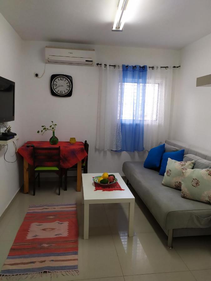 Nelly's Housing Unit Apartment